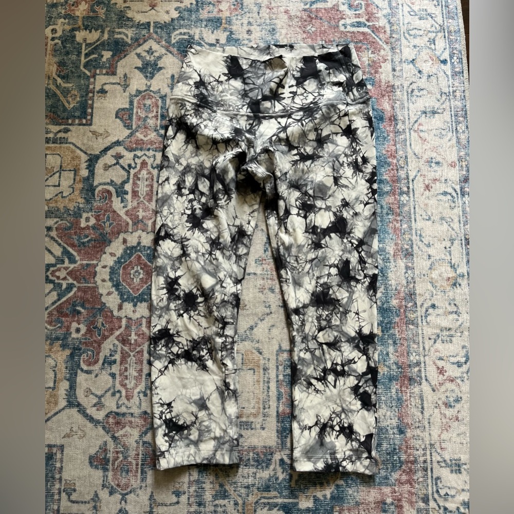 Lululemon wunder under under high rise crop 21” full on luxtreme dual shibori - Picture 7 of 9